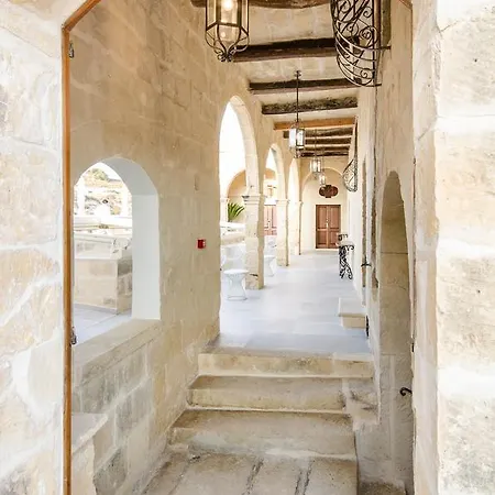 Cesca's Boutique Hotel