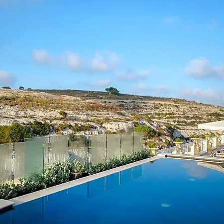 Cesca's Boutique מלון 4*