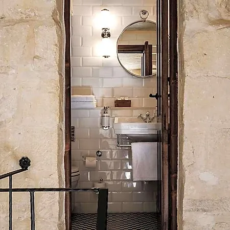 Cesca's Boutique מלון