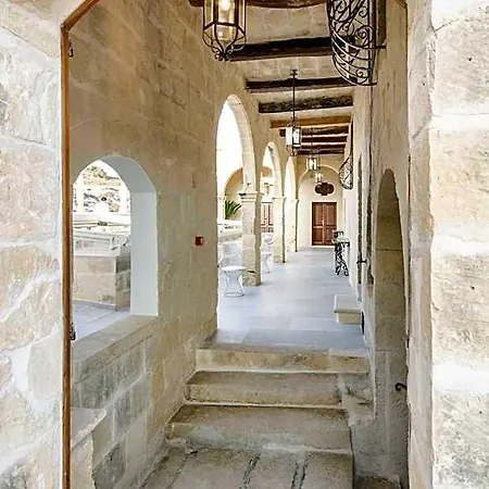 Hotel Cesca's Boutique 4*