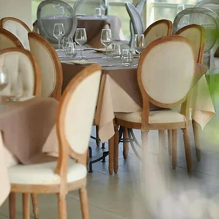 Cesca's Boutique Отель Ксленди