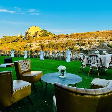 Cesca's Boutique Отель 4*