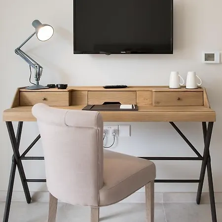 Cesca's Boutique Hotel 4*