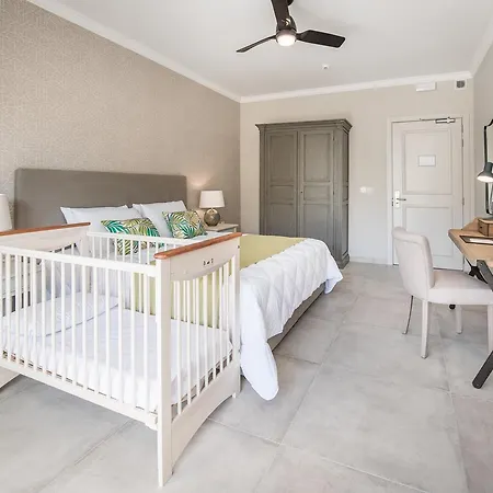 Cesca's Boutique Hotel