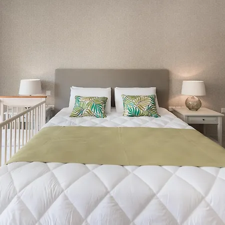 Cesca's Boutique 克伦蒂