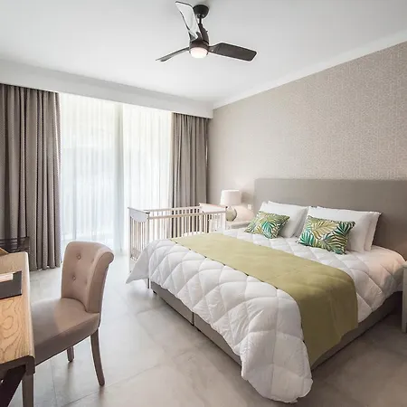 Cesca's Boutique Отель 4*