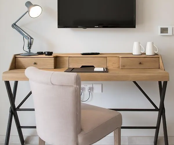 Cesca's Boutique Hotel 4*