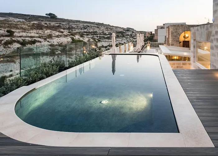 Cesca's Boutique Hotel 4*